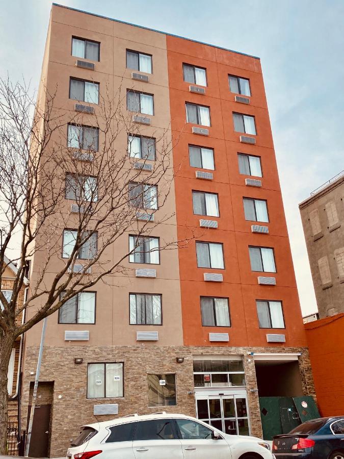 Surface Inn Brooklyn New York Bagian luar foto