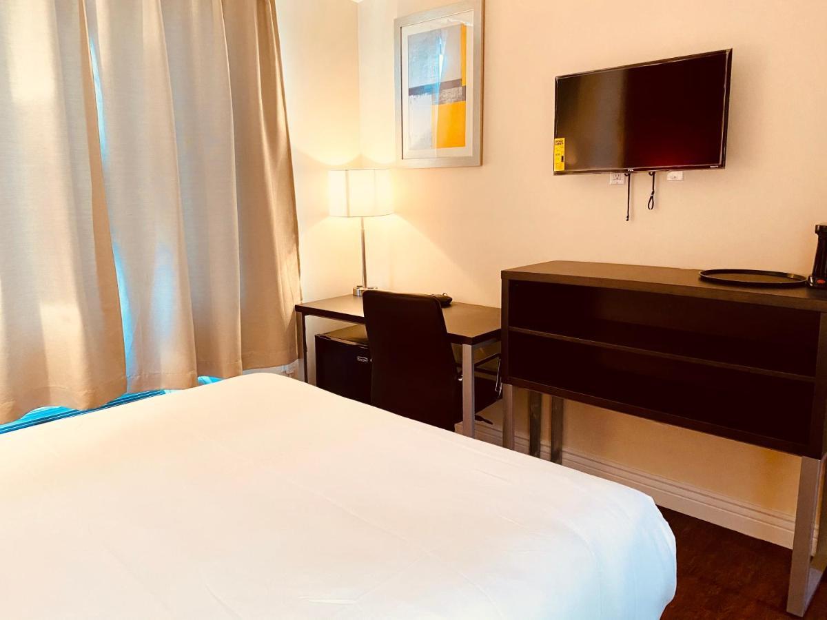 Surface Inn Brooklyn New York Bagian luar foto