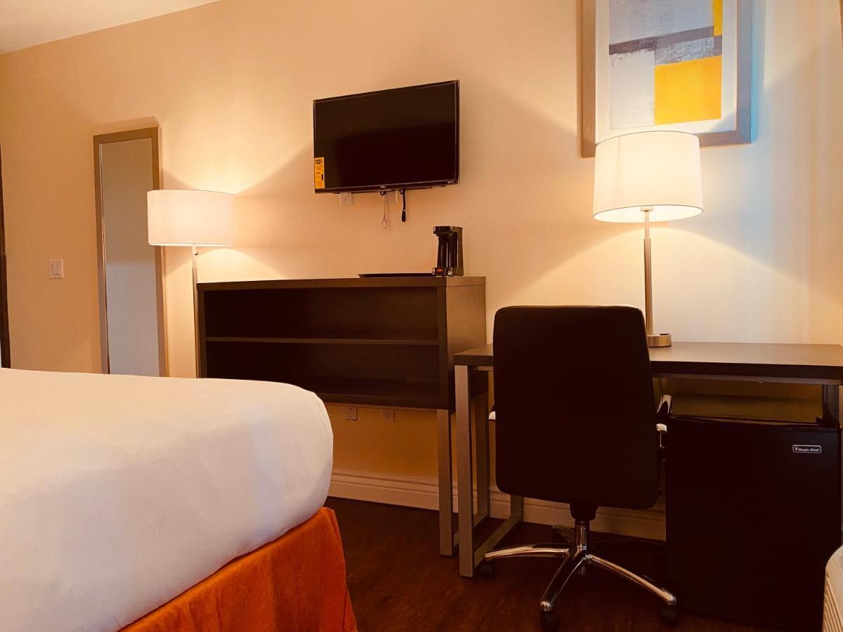 Surface Inn Brooklyn New York Bagian luar foto