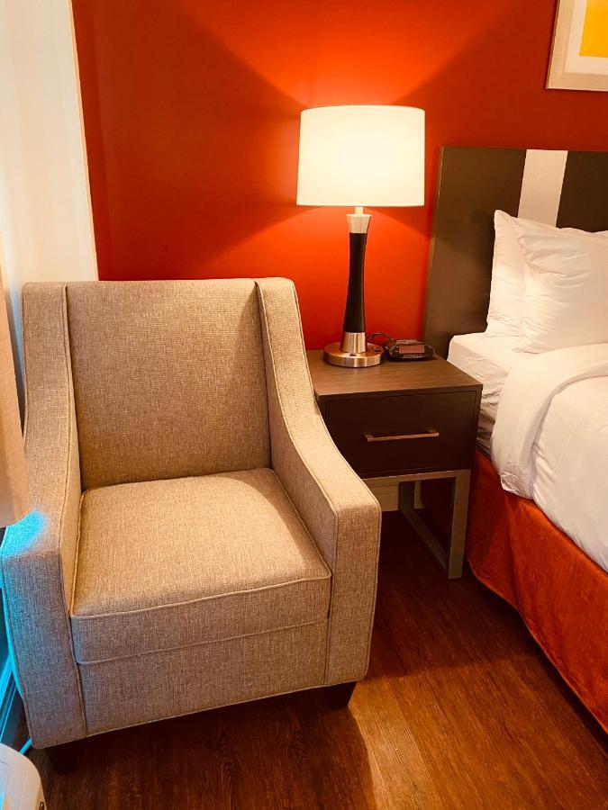 Surface Inn Brooklyn New York Bagian luar foto